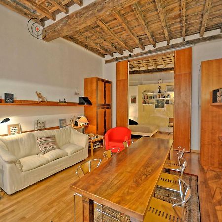 Terrace Governo Vecchio Rome Bilik gambar