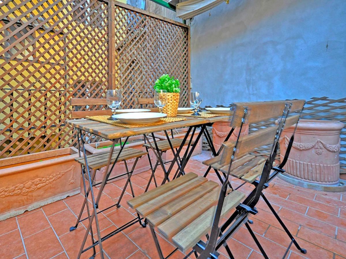 Terrace Governo Vecchio Rome Bilik gambar