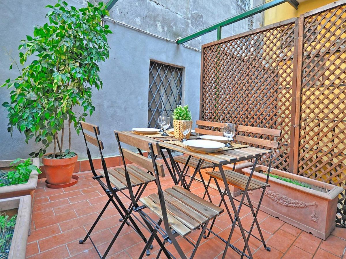 Terrace Governo Vecchio Rome Bilik gambar